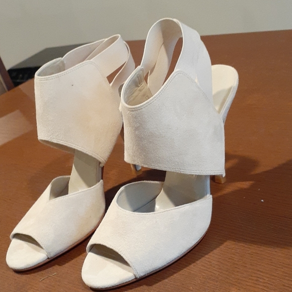 NWOT LUCCA FERRI COLLECTION HEELS 9B - Picture 2 of 7